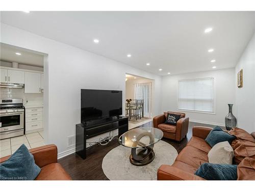 11 Vennio Lane, Hamilton, ON - Indoor Photo Showing Living Room