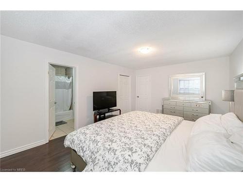 11 Vennio Lane, Hamilton, ON - Indoor Photo Showing Bedroom