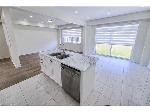 28 Hawick Crescent, Haldimand, ON - Indoor Photo Showing Kitchen With Double Sink