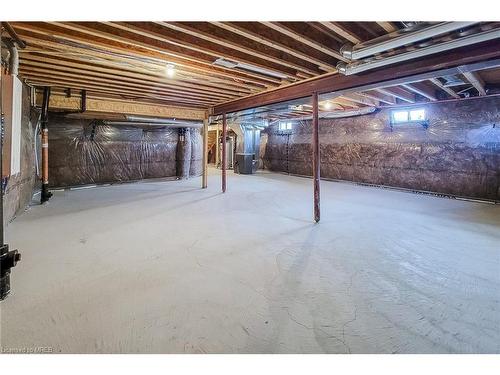 28 Hawick Crescent, Haldimand, ON - Indoor Photo Showing Basement