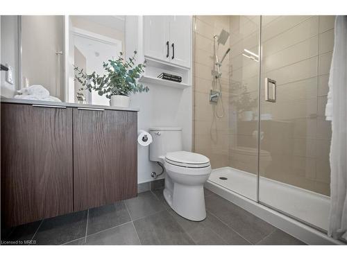 Ph810-4208 Dundas Street W, Toronto, ON - Indoor Photo Showing Bathroom