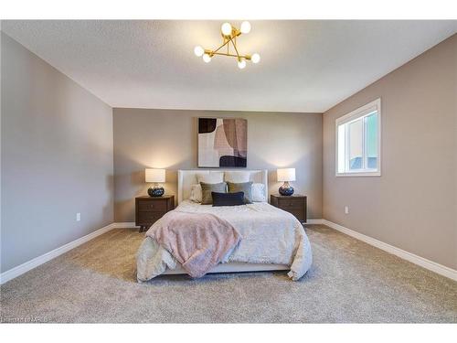 39 Broadacre Drive, Kitchener, ON - Indoor Photo Showing Bedroom