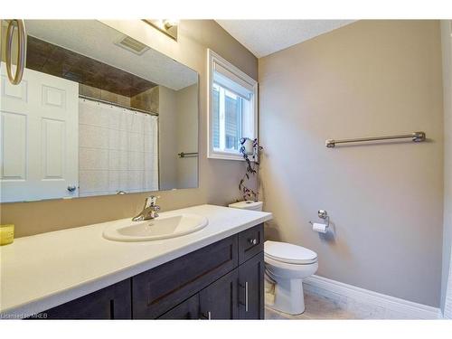 39 Broadacre Drive, Kitchener, ON - Indoor Photo Showing Bedroom