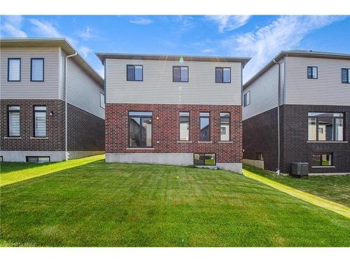 39 Broadacre Drive, Kitchener, ON - Indoor Photo Showing Laundry Room