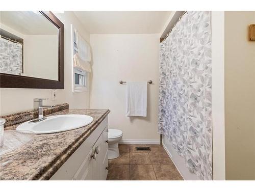 22-22 Ashton Crescent, Brampton, ON - Indoor Photo Showing Bathroom