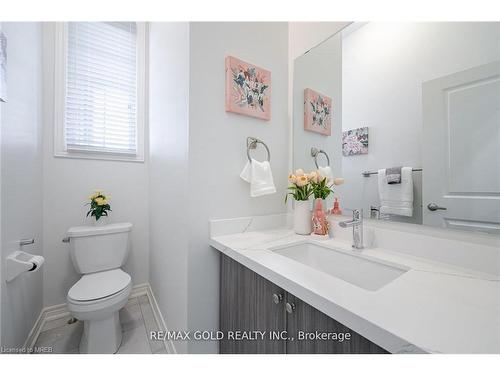 17 Mountain Heights Place, Hamilton, ON - Indoor Photo Showing Bathroom