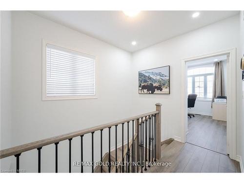17 Mountain Heights Place, Hamilton, ON - Indoor Photo Showing Other Room