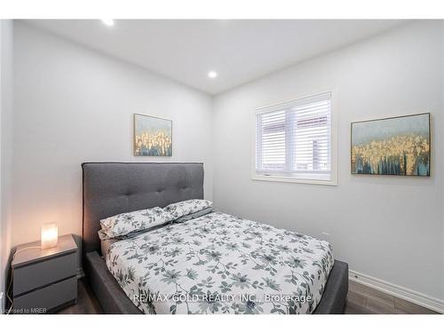 17 Mountain Heights Place, Hamilton, ON - Indoor Photo Showing Bedroom