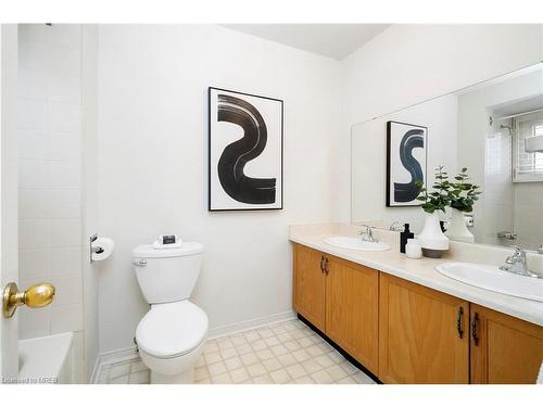 5889 River Grove Avenue, Mississauga, ON - Indoor Photo Showing Bathroom