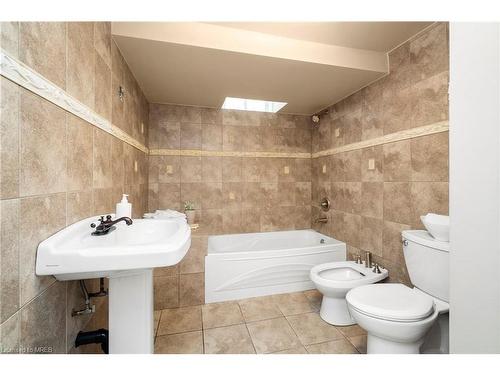 5889 River Grove Avenue, Mississauga, ON - Indoor Photo Showing Bathroom