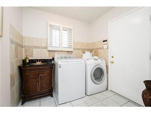 5889 River Grove Avenue, Mississauga, ON - Indoor Photo Showing Laundry Room