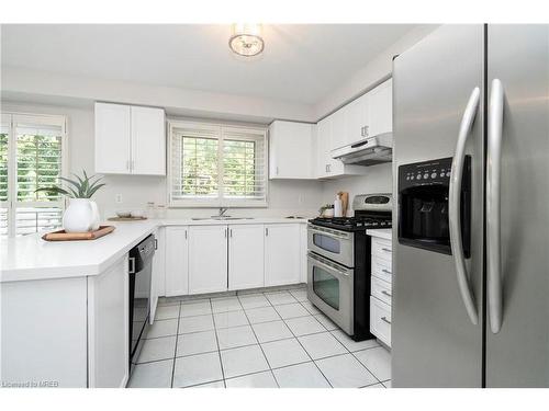 5889 River Grove Avenue, Mississauga, ON - Indoor Photo Showing Kitchen