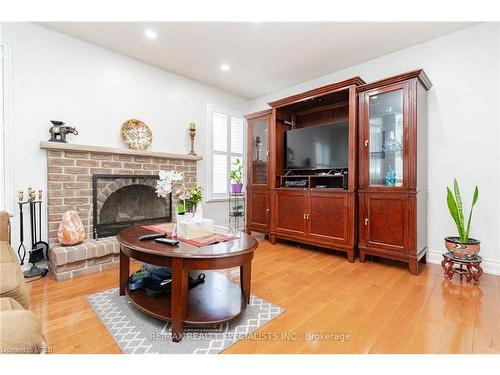 4007 Chicory Court, Mississauga, ON - Indoor Photo Showing Living Room With Fireplace