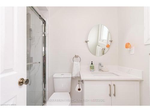 4007 Chicory Court, Mississauga, ON - Indoor Photo Showing Bathroom