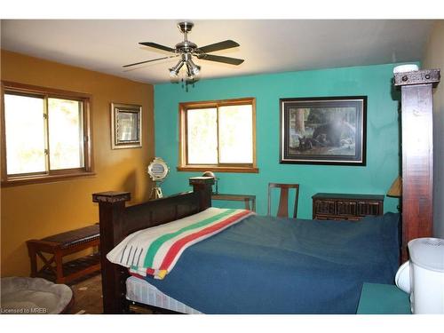 1670 Forest Lake Road, Sundridge, ON - Indoor Photo Showing Bedroom