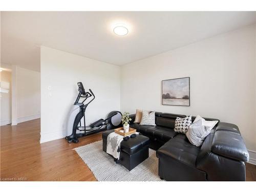 632 Bridleglen Crescent Crescent, Ottawa, ON - Indoor Photo Showing Living Room