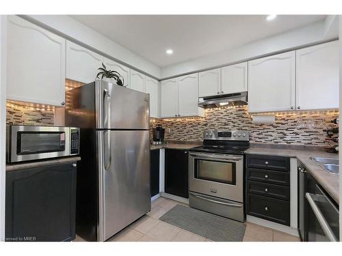 41-6060 Snowy Owl Crescent, Mississauga, ON - Indoor Photo Showing Kitchen