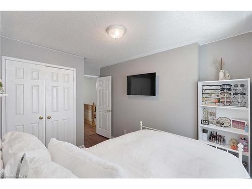 41-6060 Snowy Owl Crescent, Mississauga, ON - Indoor Photo Showing Bedroom