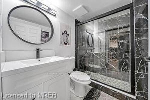 113-120 Bell Farm Road, Barrie, ON - Indoor Photo Showing Bathroom