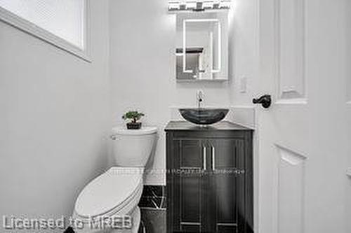 113-120 Bell Farm Road, Barrie, ON - Indoor Photo Showing Bathroom