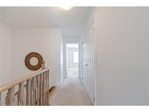 417 Athabasca Common, Oakville, ON - Indoor Photo Showing Other Room