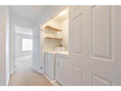 417 Athabasca Common, Oakville, ON - Indoor Photo Showing Laundry Room
