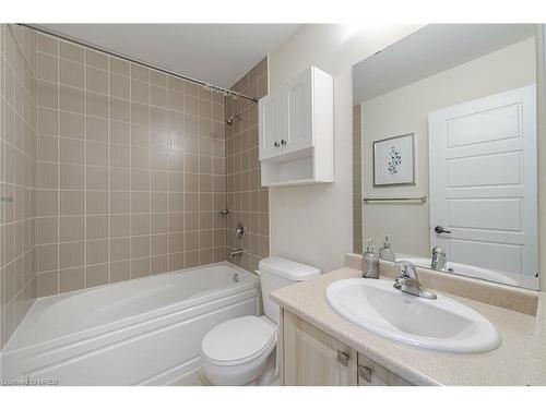 69 Bedrock Drive Drive, Stoney Creek, ON - Indoor Photo Showing Bathroom