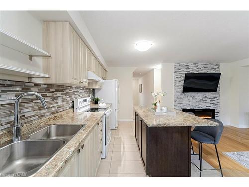 69 Bedrock Drive Drive, Stoney Creek, ON - Indoor Photo Showing Kitchen With Double Sink With Upgraded Kitchen