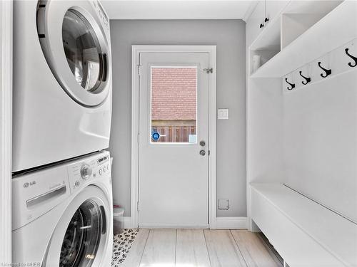 108 Warner Drive, Oakville, ON - Indoor Photo Showing Laundry Room