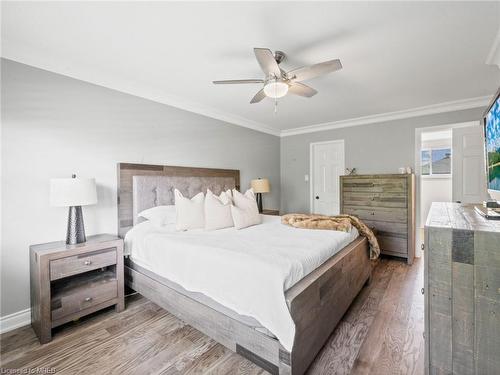 108 Warner Drive, Oakville, ON - Indoor Photo Showing Bedroom
