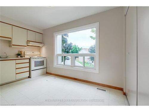 82 Ashton Crescent, Brampton, ON - Indoor Photo Showing Kitchen