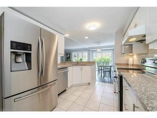 54-5662 Glen Erin Drive, Mississauga, ON - Indoor Photo Showing Kitchen With Upgraded Kitchen