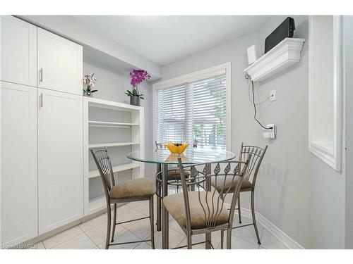 54-5662 Glen Erin Drive, Mississauga, ON - Indoor Photo Showing Dining Room