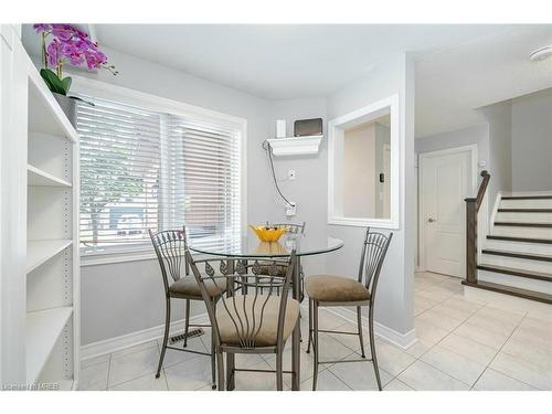 54-5662 Glen Erin Drive, Mississauga, ON - Indoor Photo Showing Dining Room