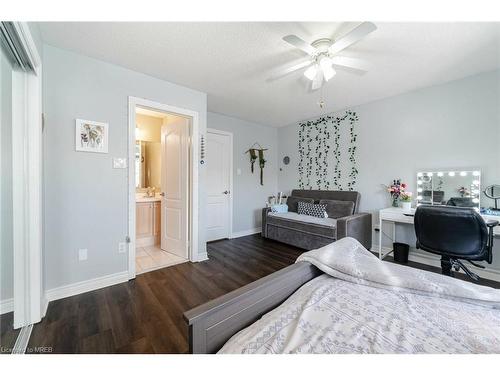 54-5662 Glen Erin Drive, Mississauga, ON - Indoor Photo Showing Bedroom