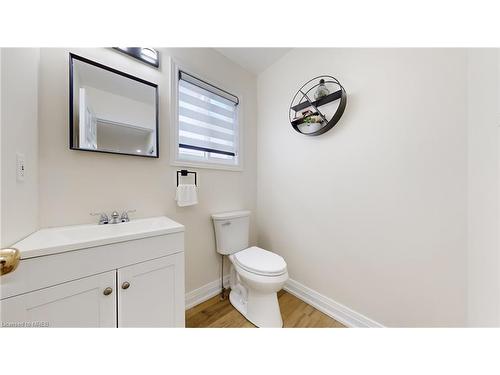 705 Mortimer Drive, Cambridge, ON - Indoor Photo Showing Bathroom