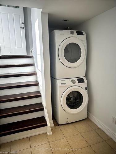 39 Willis Drive, Brampton, ON - Indoor Photo Showing Laundry Room