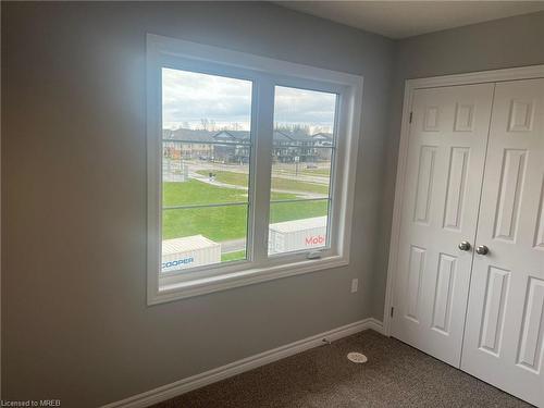 122 Oat Lane, Kitchener, ON - Indoor Photo Showing Other Room