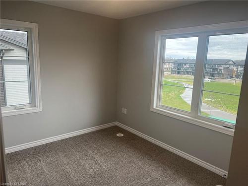 122 Oat Lane, Kitchener, ON - Indoor Photo Showing Other Room