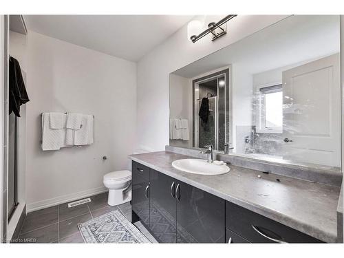 18 Whitton Drive, Paris, ON - Indoor Photo Showing Bathroom