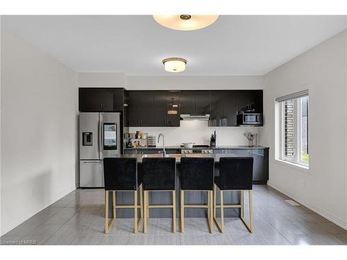 18 Whitton Drive, Paris, ON - Indoor Photo Showing Kitchen