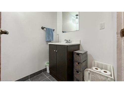 10 Linnwood Avenue, Cambridge, ON - Indoor Photo Showing Bathroom