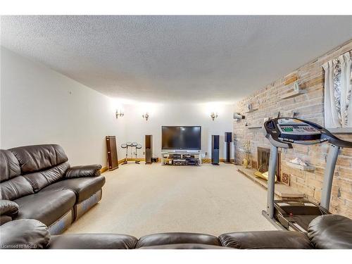 1 Farmer'S Lane, Bolton, ON - Indoor Photo Showing Living Room