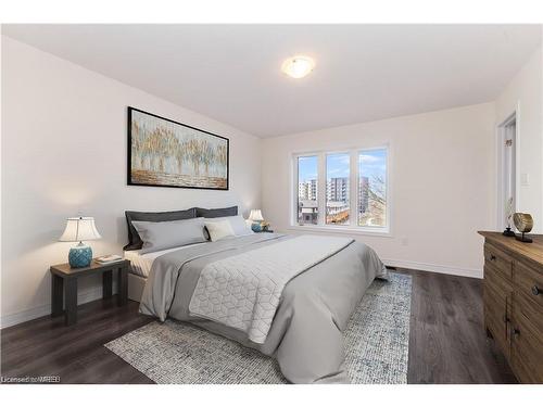 41-10 Birmingham Drive, Cambridge, ON - Indoor Photo Showing Bedroom