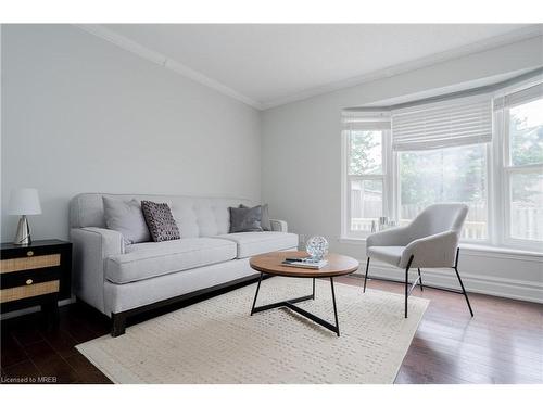 16 Mullis Crescent, Brampton, ON - Indoor Photo Showing Living Room