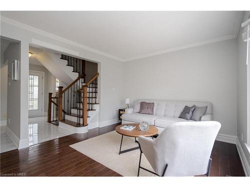 16 Mullis Crescent, Brampton, ON - Indoor Photo Showing Living Room