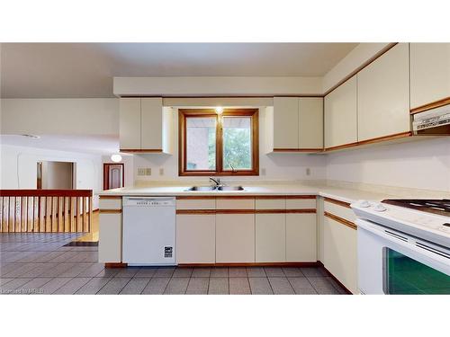 23 Walmer Gardens, London, ON - Indoor Photo Showing Kitchen With Double Sink