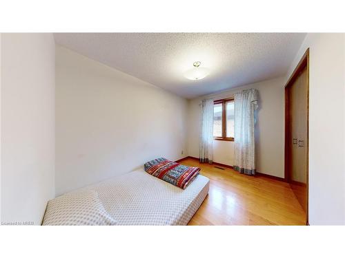 23 Walmer Gardens, London, ON - Indoor Photo Showing Bedroom