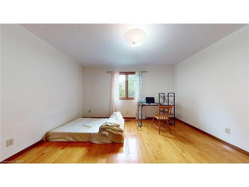 23 Walmer Gardens, London, ON - Indoor Photo Showing Bedroom