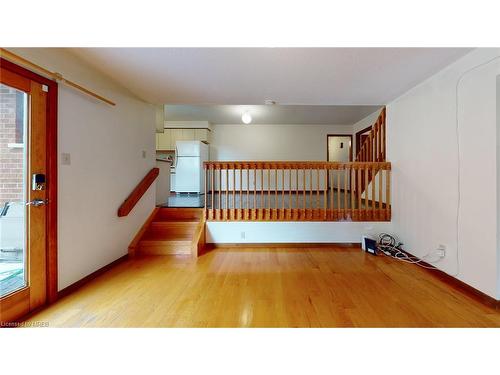 23 Walmer Gardens, London, ON - Indoor Photo Showing Other Room